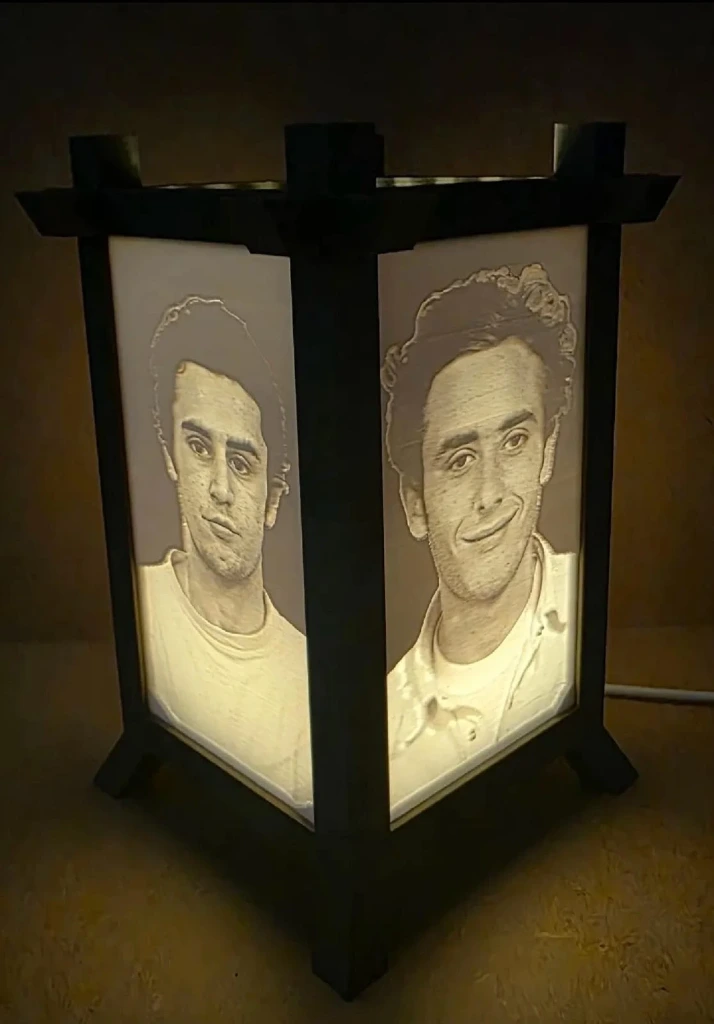 LAMPARA PERSONALIZABLE 4 FOTOS (LITOFANIA)